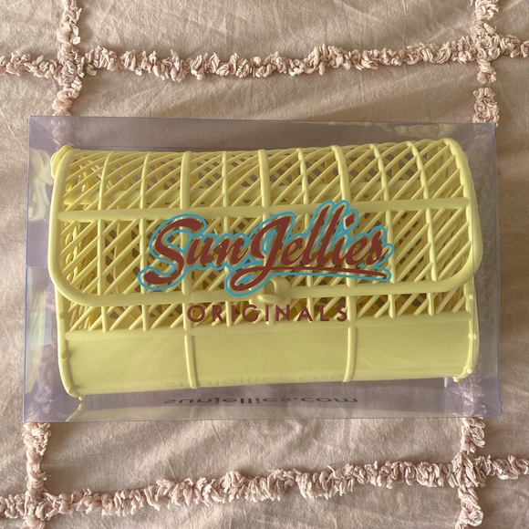 Sun Jellies Jelly Purse in Pastel Yellow - Picture 3 of 3
